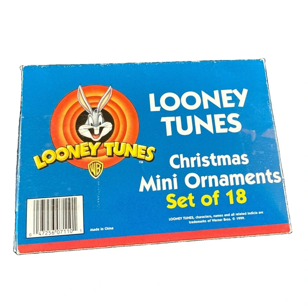 Looney Tunes 17 Tiny Christmas Ornaments Lot Tweety Bird Sylvester Bugs 17 Piece